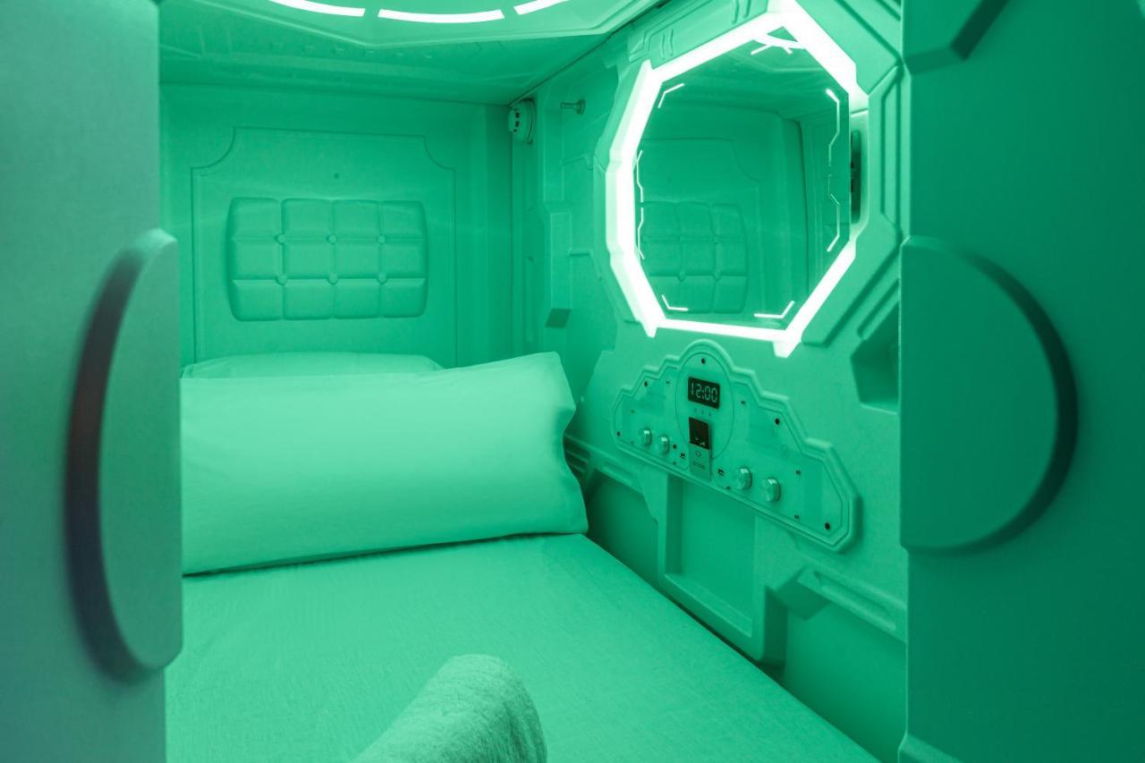 Art Seven Hostel Capsules マドリード エクステリア 写真