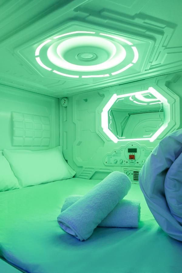 Art Seven Hostel Capsules マドリード エクステリア 写真